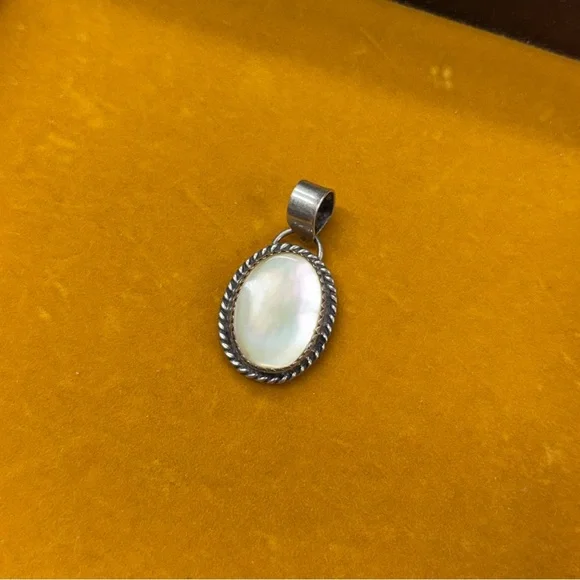 Mother of Pearl Sterling Silver Pendant - Picture 1 of 7